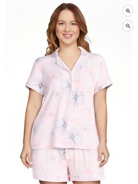 💜Joyspun Notch Collar  2Piece pajama set 
Top is XL(16-18) shorts is 3X